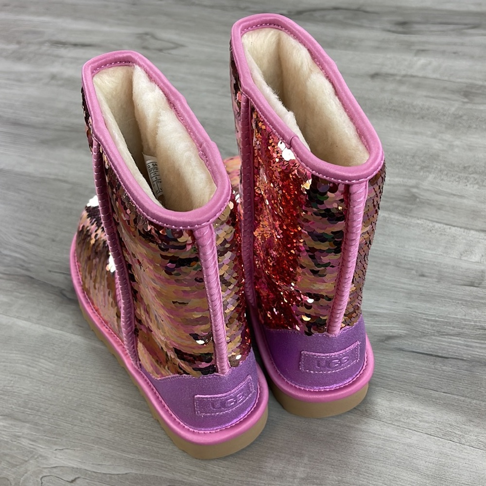 🍁UGG🍁 CLASSIC SHORT SEQUIN PINK TONAL BOOTS - Picture 11 of 15
